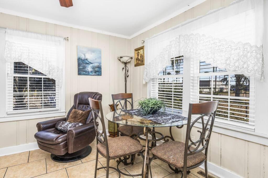 Dazzling Centrally Located Ocean View W 2 Kings, Huge Private Yard, 2 Decks, Firepit, Bbq 默特尔比奇 外观 照片