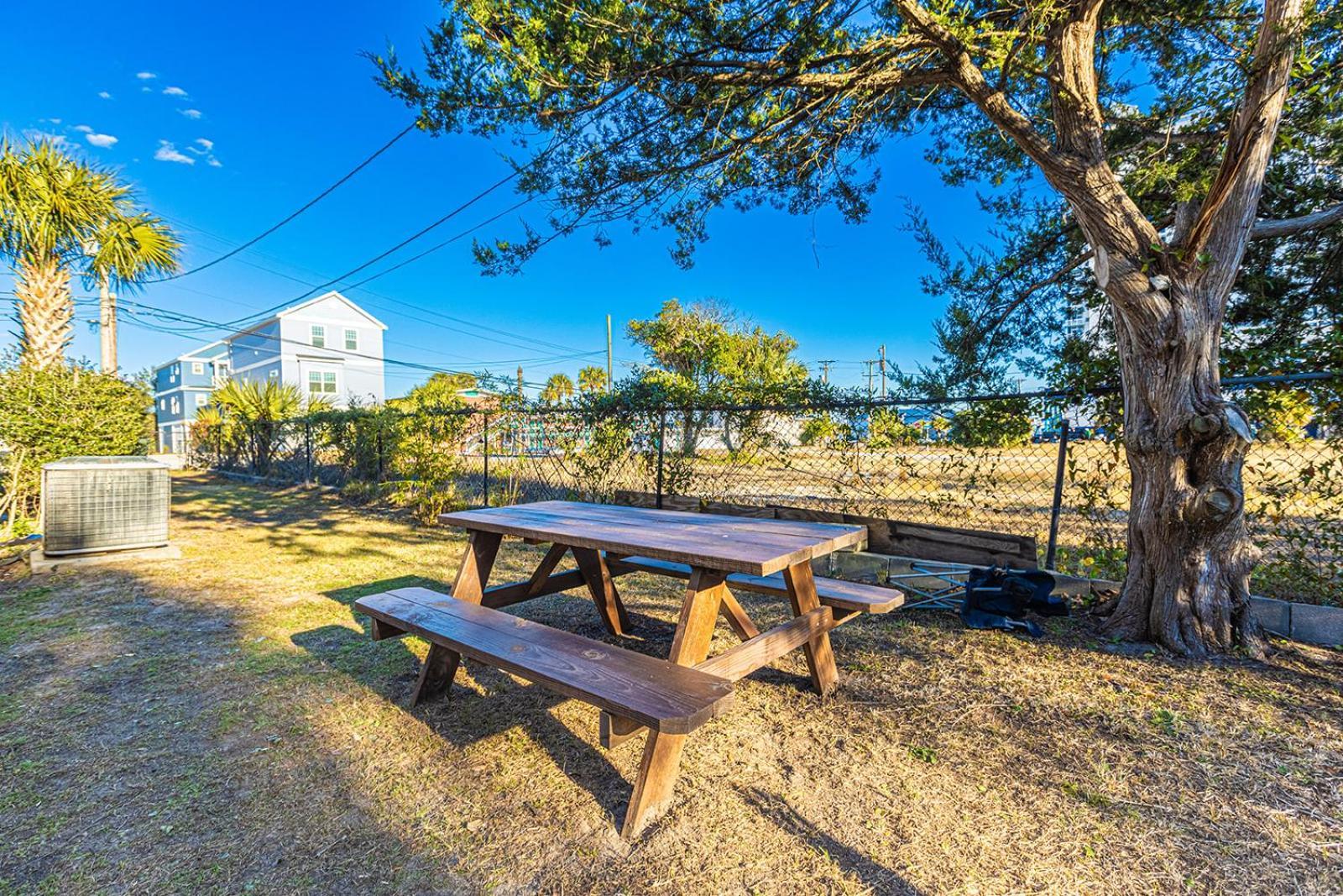 Dazzling Centrally Located Ocean View W 2 Kings, Huge Private Yard, 2 Decks, Firepit, Bbq 默特尔比奇 外观 照片